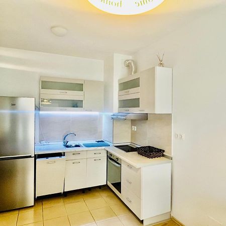 Апартаменты Apartament Rose Garden Бухарест Экстерьер фото