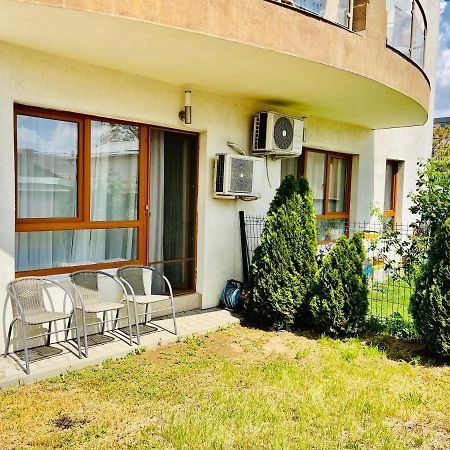 Апартаменты Apartament Rose Garden Бухарест Экстерьер фото